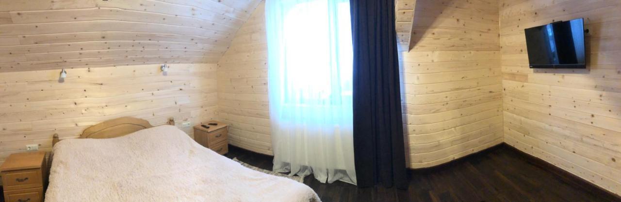 Опришок Hotel Palyanytsya Buitenkant foto