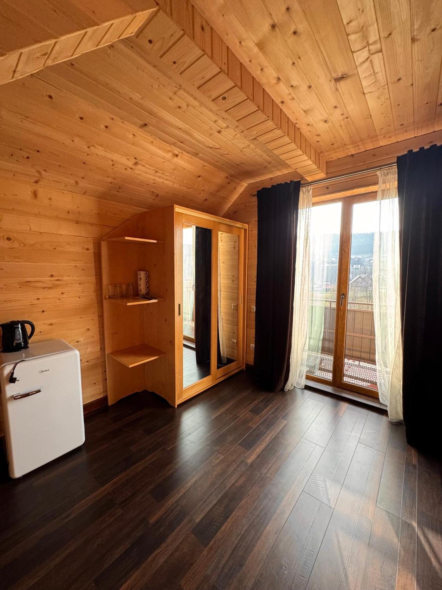 Опришок Hotel Palyanytsya Buitenkant foto