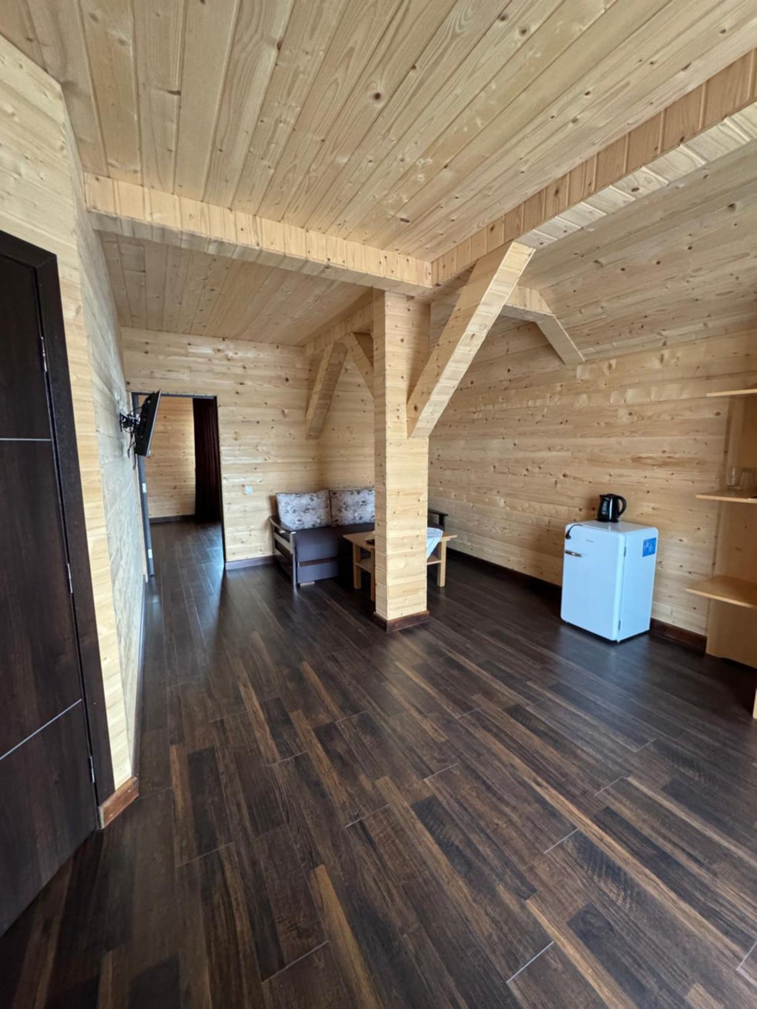 Опришок Hotel Palyanytsya Buitenkant foto