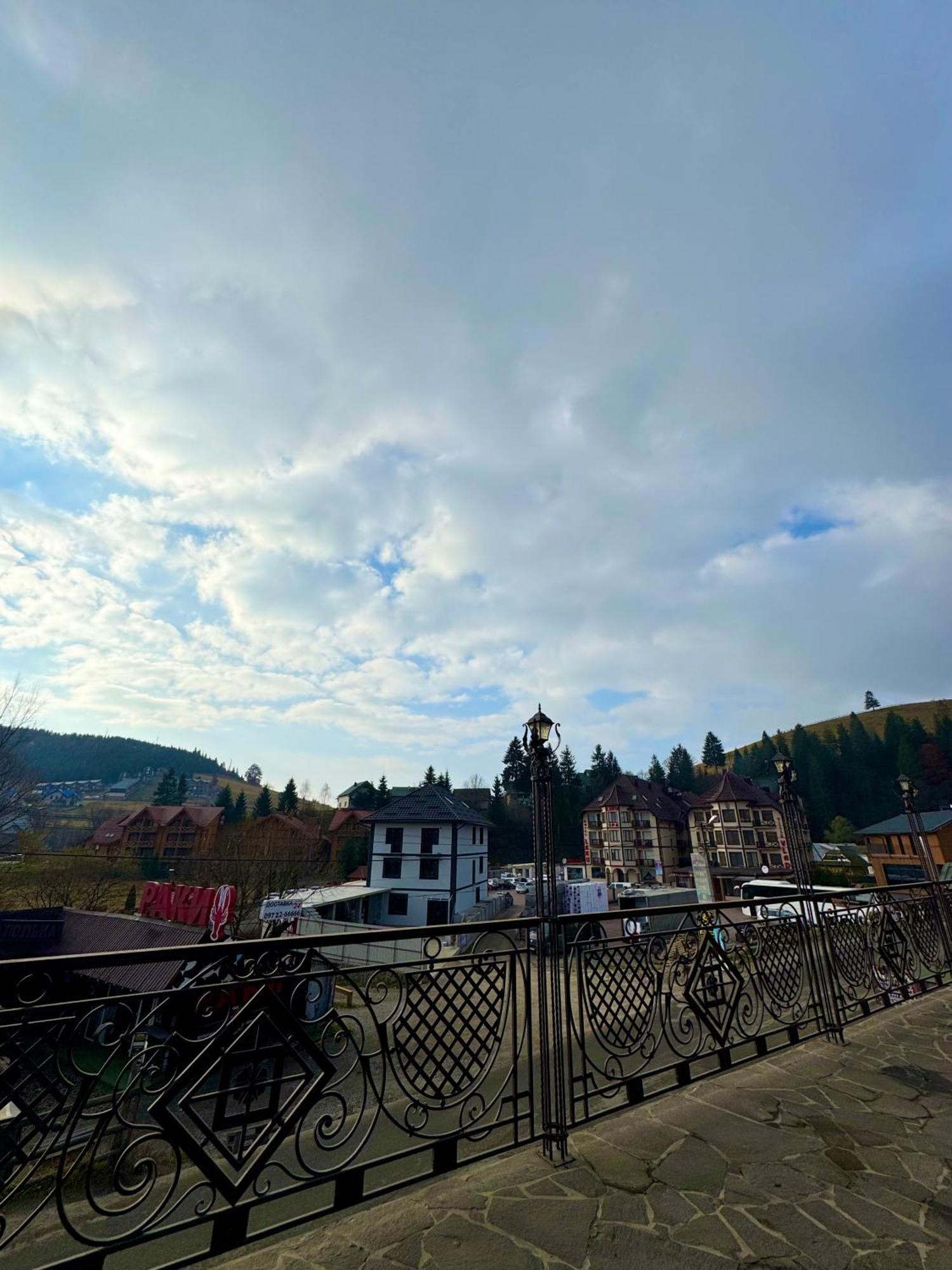 Опришок Hotel Palyanytsya Buitenkant foto