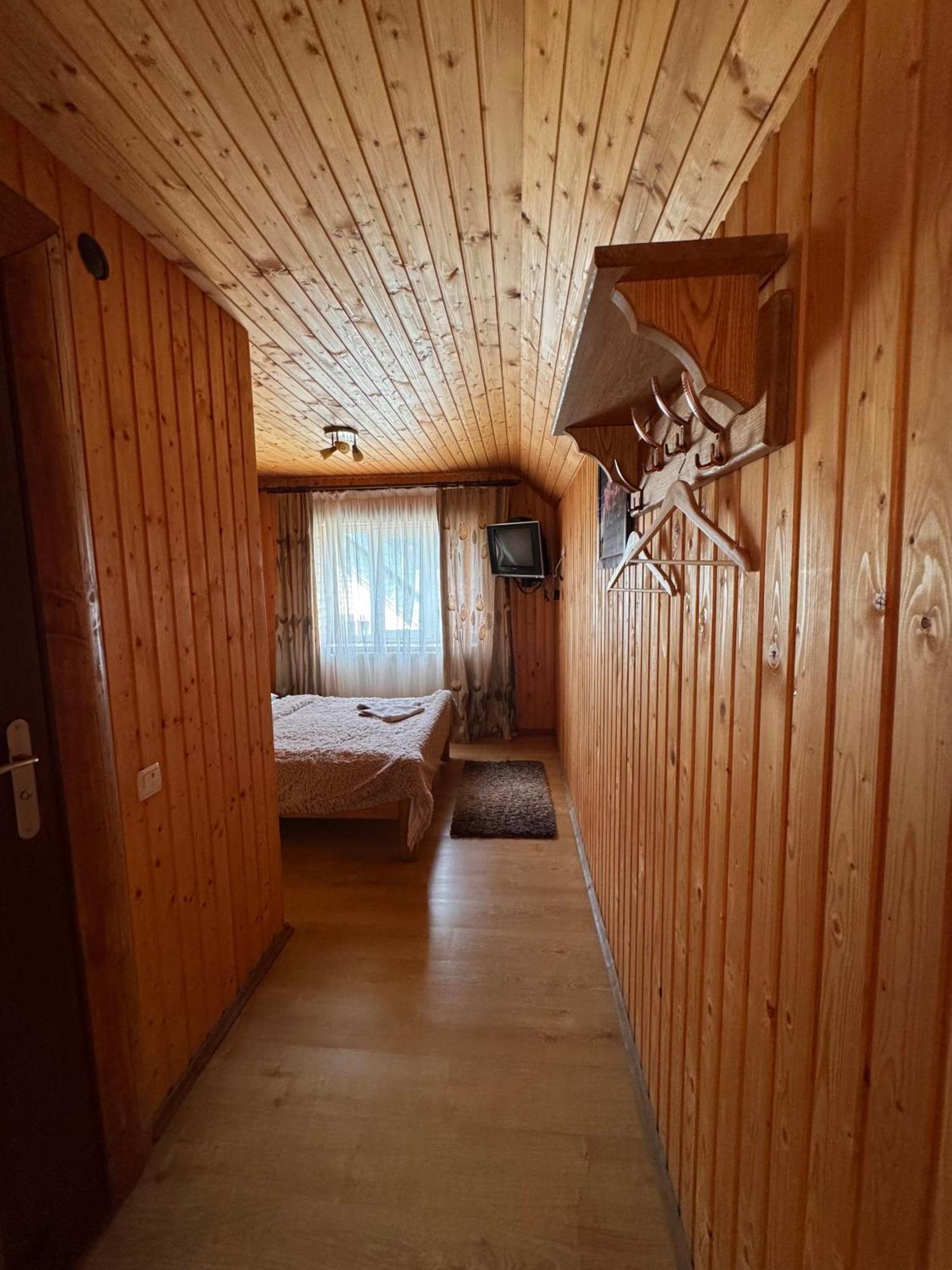 Опришок Hotel Palyanytsya Buitenkant foto